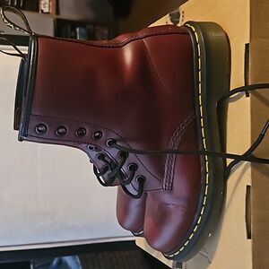 Dr.Martens 1460 8 eye womens size 7 boots cherry red